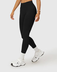 Seamless Elastic Waistband Leggings - in Black 