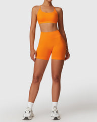 Seamless sports shorts with an elastic waistband