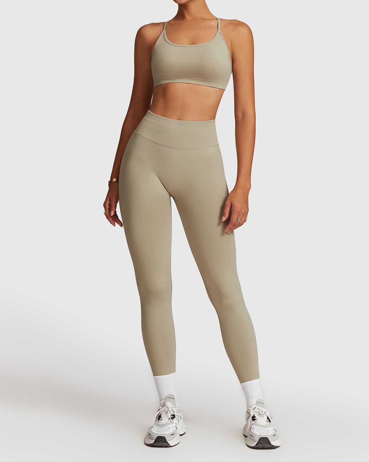 Best Seamless Set for Active Lifestyles and Elastic Waistband Leggings 