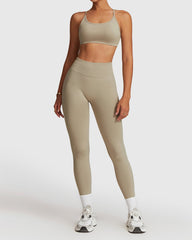 Best Seamless Set for Active Lifestyles and Elastic Waistband Leggings 